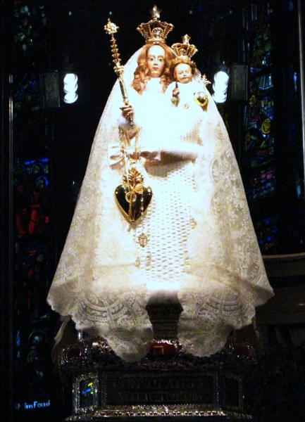 1025 LUX 2012 LM UnsLiebFrau