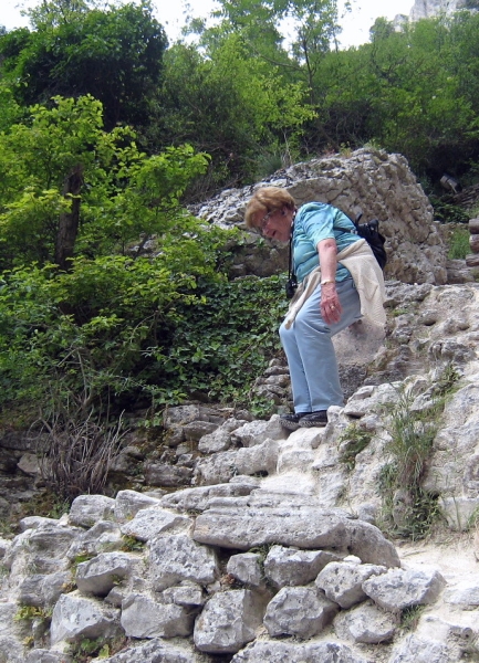 5.1545 Fontaine de Vaucluse Klettererin KLEE
