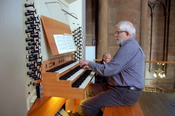 5 2014 SMB DomF Harig an Orgel GD