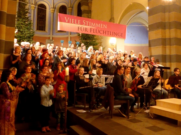 2015.12.4 BenefizKonzert MY 2015 DiP Saenger Schlussbild